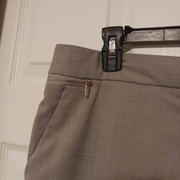 7th Avenue Pants by NY&CO Grey Slacks SZ 14 Trousers - Picture 3 of 4